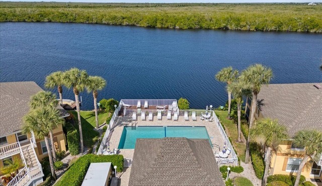 Tranquil Marco Shores Snowbird Retreat/1st Floor 2BR/2BA Water & Preserve Views