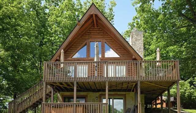Trollhaugen—Enjoy Spring and Summer in the Great Smoky Mountains in Sevierville