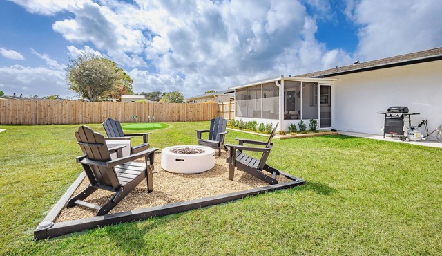 Tropical Retreat Near Beach — Game Room, Putting Green & Fire Pit, Sleeps 6