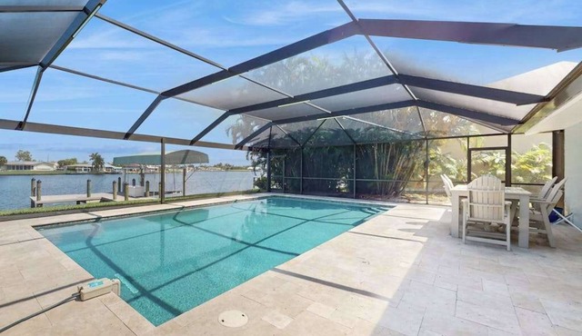Ultimate Waterfront Getaway with 2 Private Docks, Pool, Free Waterpark Tickets