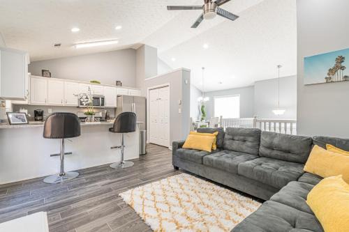 Unwind in a Modern Riverdale Home in Riverdale