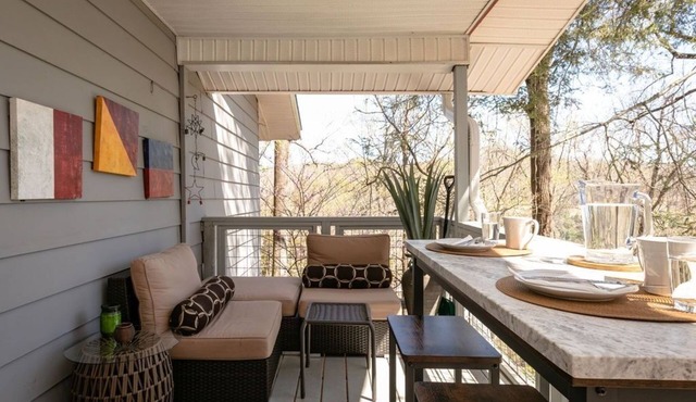 Upper Berne Chalet 4 Mins to DT AVL, 10 Mins to Blue Ridge Parkway, Dog Friendly in Asheville