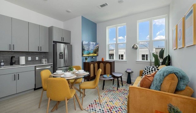 Vibrant 1BR Suite, King Bed, NoDa Area, Free Parking