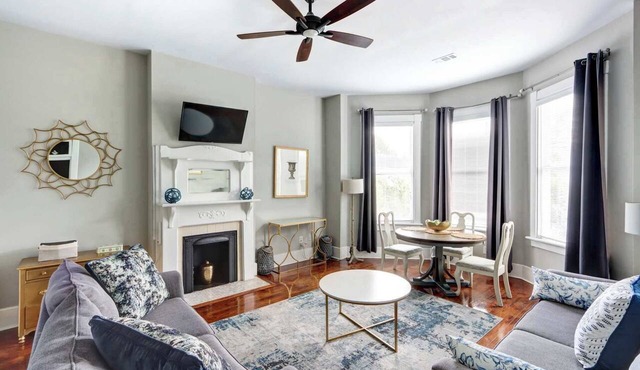 Victorian Upstairs Retreat | Near Forsyth Park