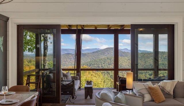 VIEWS, 3 king suites, ping pong, bunk room, Starlink,Close to Cashiers/Highlands