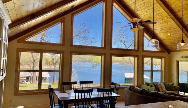 Views! Quiet Cabin on Table Rock Lake with Fire Pit and Pool