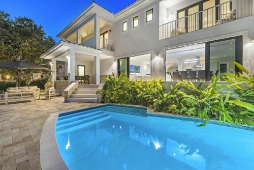 Villa Sienna Coastal Warmth