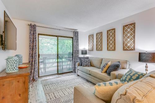 Walk to Beach & Golf Course: Hilton Head Getaway!