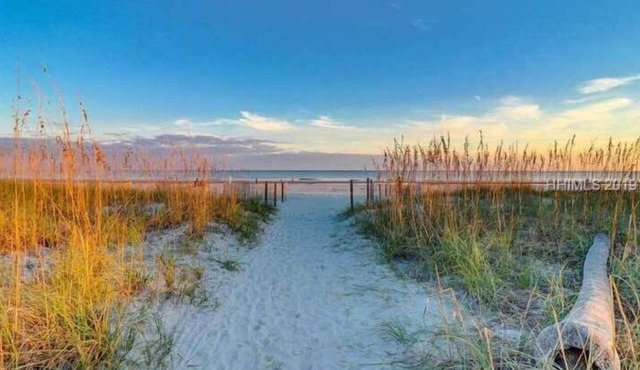 Walk to Hilton Head Island Beach: Villa w/Balcony