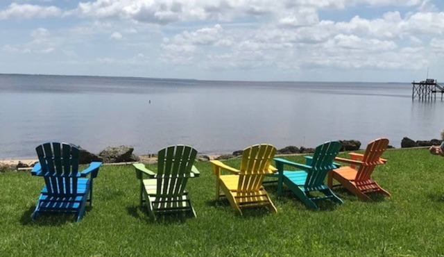 Waterfront 3 bedroom dog-friendly cottage with a million-dollar view