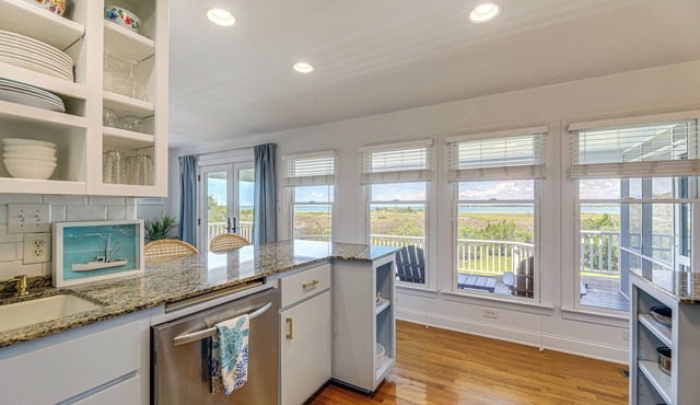 Waterfront Home w/Screened Porch & Sunsets