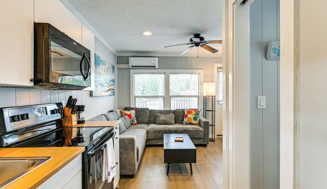 Waterfront Living & Resort Perks! Lake Norman Stay