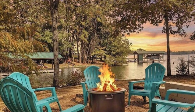Watts Barr Waterfront Retreat!