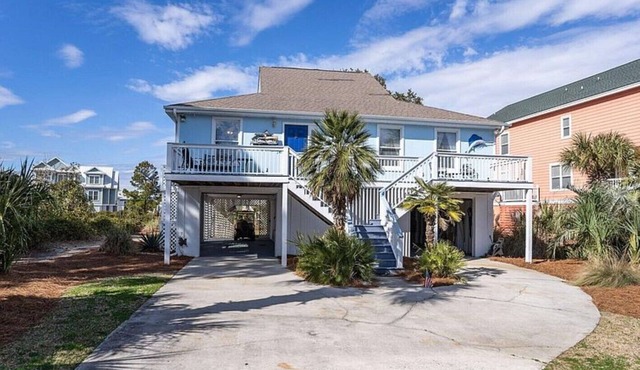 Welcome to the Blue Mermaid on Harbor Island! The perfect vacation getaway.