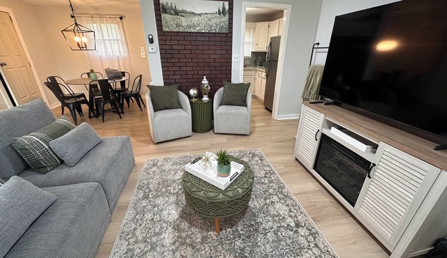 Welcoming 3-bedroom house near Charlotte Airport and Uptown