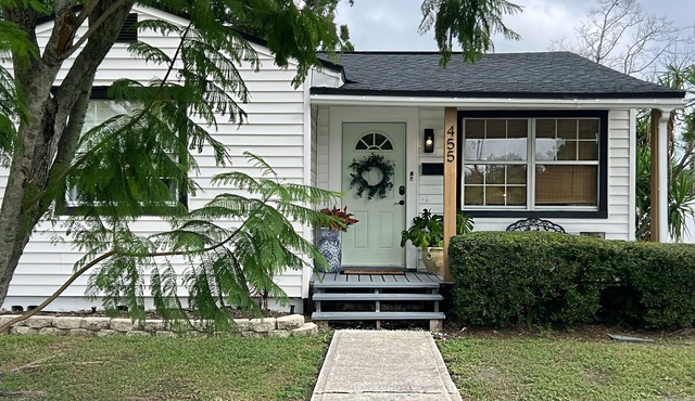 Wonderful bungalow completely remodeled in St. Petersburg