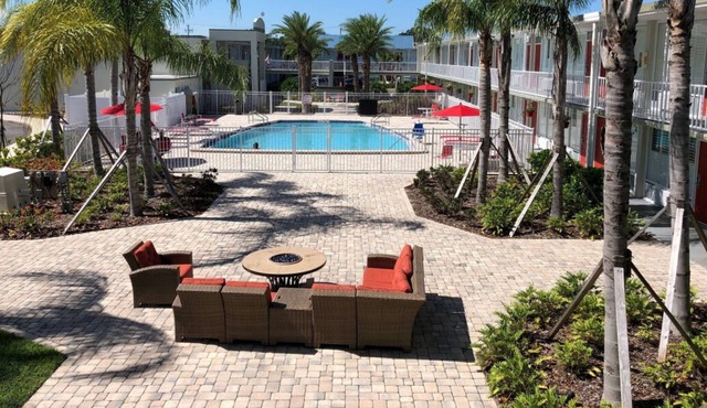 You Found It! Free Breakfast, Free Parking, Pool