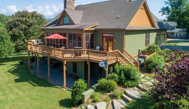 Zen Mountain offers luxurious exclusiveness only found in the Smoky Mountains
