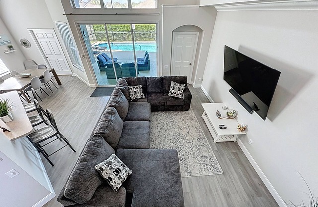 Amazing 6 Bed Disney Dream Getaway in Windsor Palms Resort!