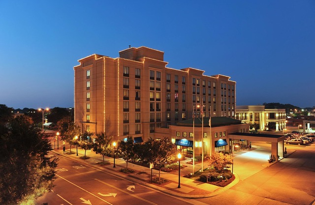 Hilton Garden Inn Virginia Beach Town Center
