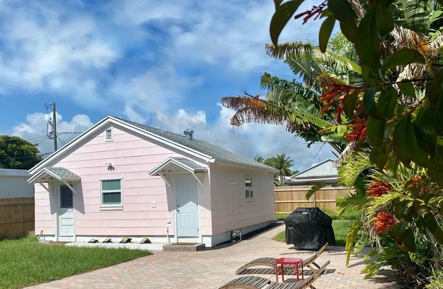 Lake Worth Beach Cottage