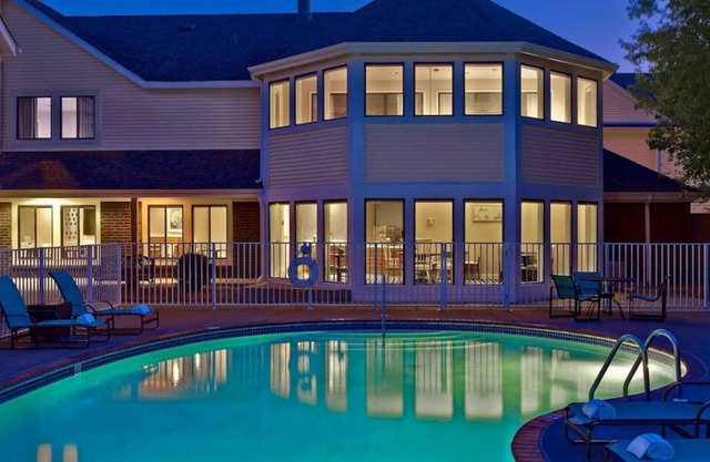 Rare Gem! 2 Convenient Units, Pool, Free Parking, Pet-Friendly Property in Eagan