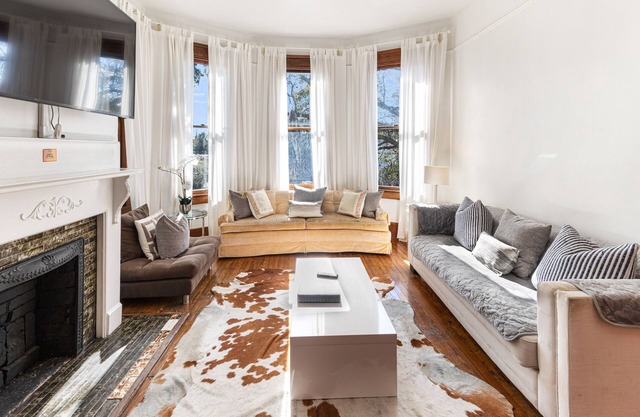 Stylish & Pet Friendly w/King Beds Near Forsyth Park by Lucky Savannah