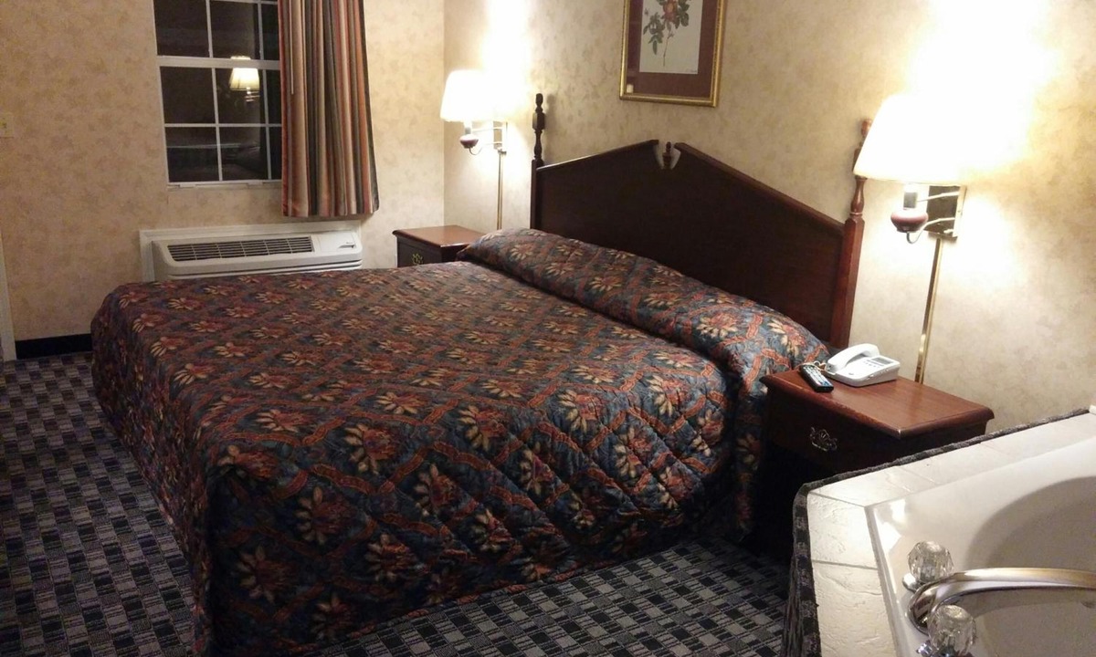 Counce Hotel | Stone Brook Inn