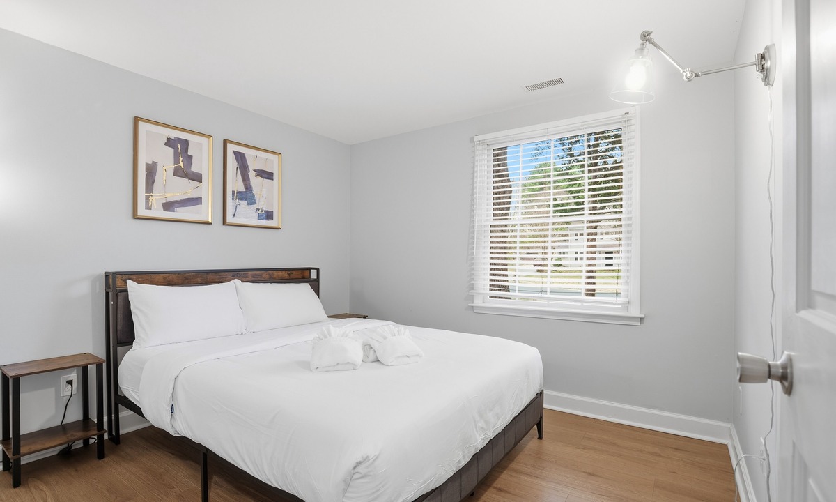 Charlotte House | Shadowlake 4BR House