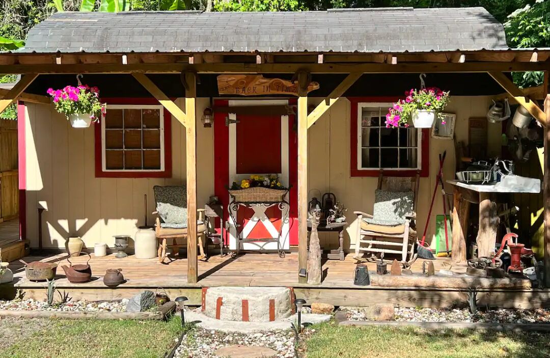 Yulee Cabin | Cozy 200 ft tiny house with WiFi, AC, located in nature and close to so much.