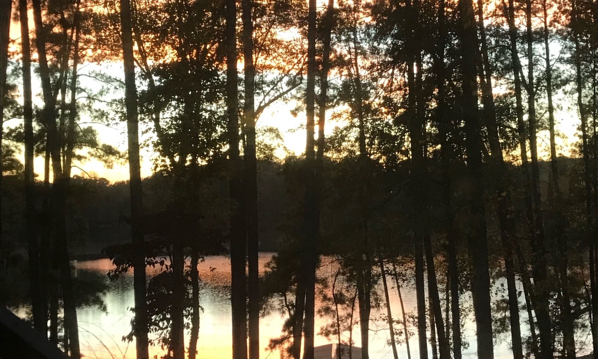 Townville House | Relaxing water front home on Lake Hartwell, S.C. Beautiful sunsets. Pet friendly