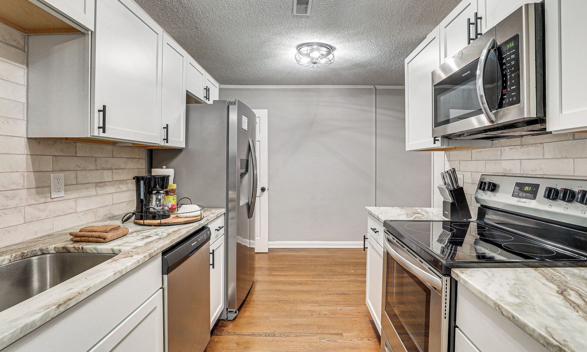 Goose Creek House | Pet-Friendly Goose Creek Home: 19 Mi to Charleston