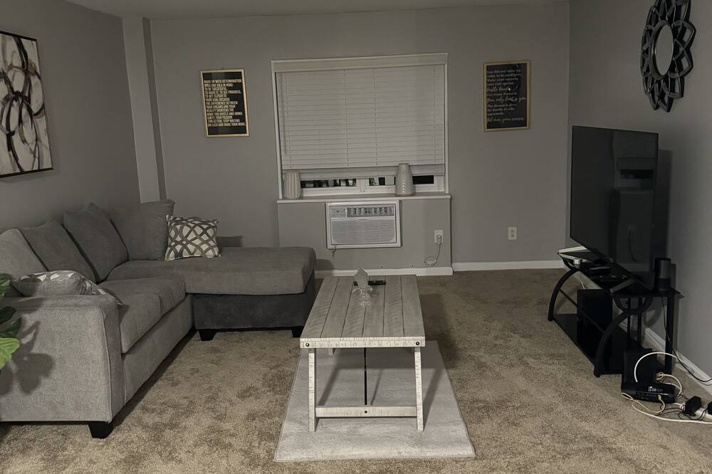 Raleigh Apartment | 5 Minutes from Crabtree valley mall and wake med