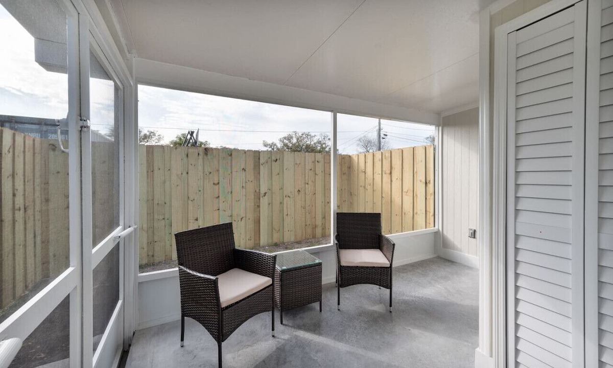 Saint Cloud House | Pet friendly + in Dwtn + 20mi to Disney & Parks!