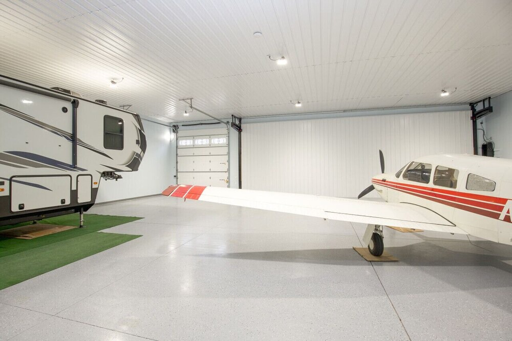 Carthage House | Airport Hanger w/ Full Amenities