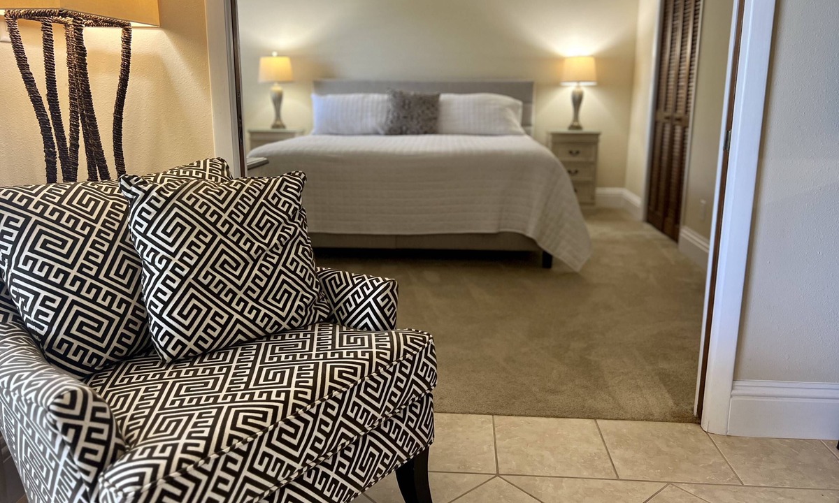 Wesley Chapel Condo | Ground Floor Retreat | King Suite | Private Patio | Optional Saddlebrook Resort Amenities