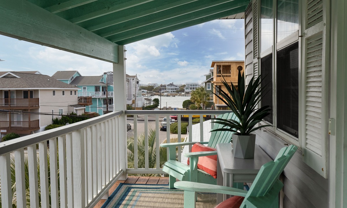 Wrightsville Beach Condo | Classic Beach Cottage on Oceanside of Wrightsville Beach-Upper Unit