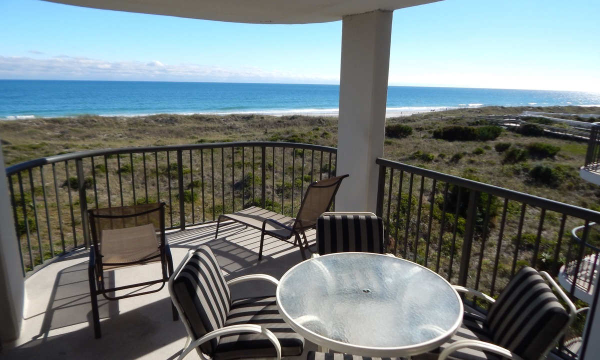 Shell Island Condo | Ocean Dune. A Bright and Beachy! Ocean Front Condo at Dune Ridge