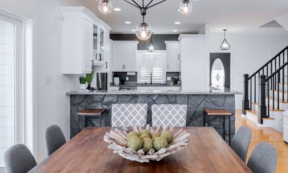 Littleton House | Stylish & Fresh Gaston Lakefront Retreat – Water Trampoline, Hot Tub, Family Fun