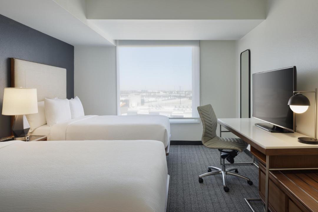 Florida Center Hotel | Courtyard by Marriott across Universal Orlando