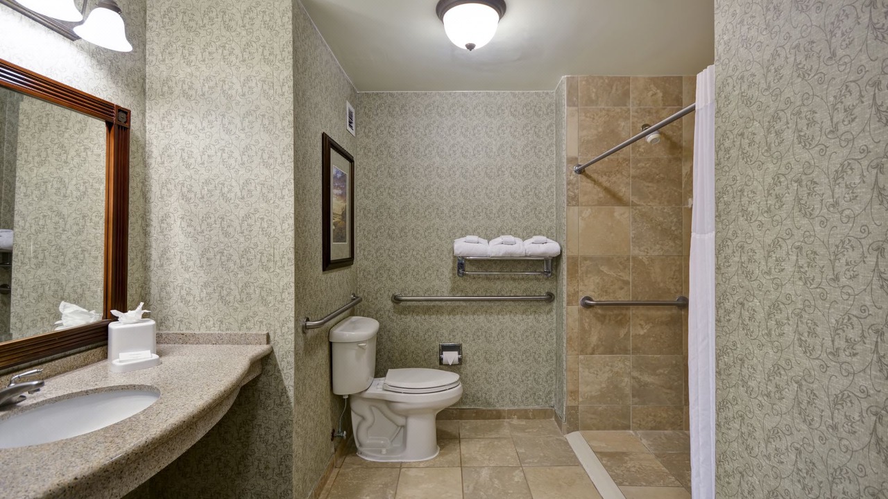 Photo of Bathroom in Yamacraw Village