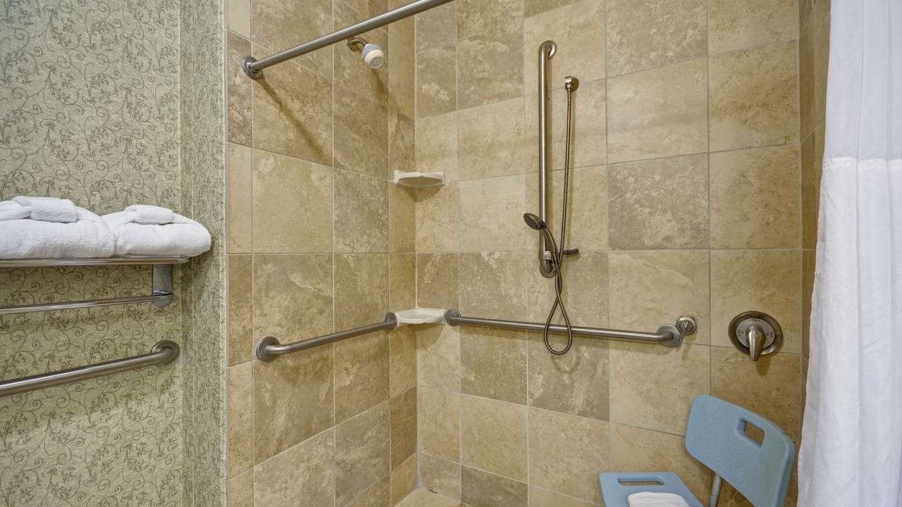 Photo of Bathroom in Yamacraw Village