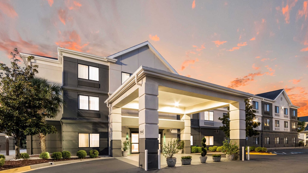 Photo of Buildings in National Hills