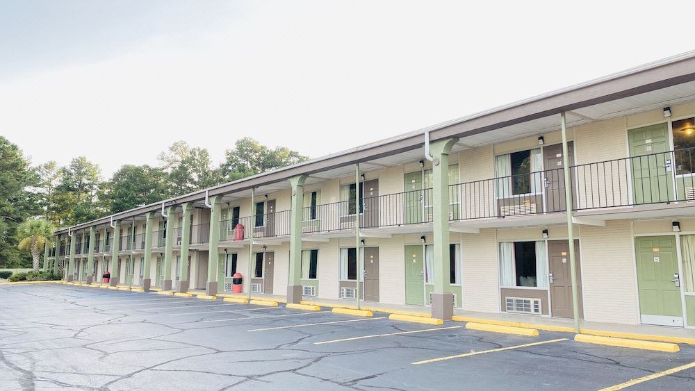 Photo of Buildings in Walterboro