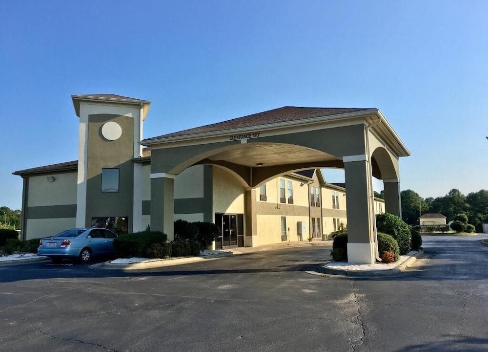 Photo of Buildings in Creedmoor