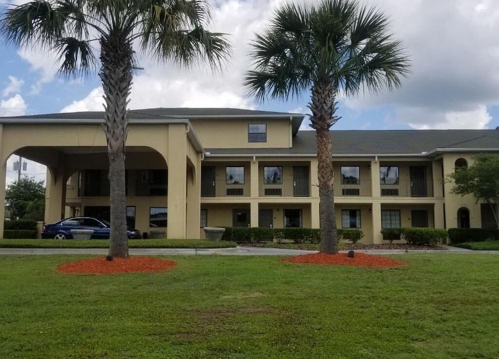 Photo of Buildings in Port Wentworth