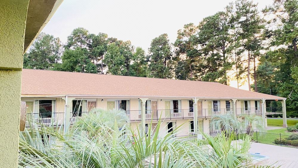 Photo of Buildings in Walterboro
