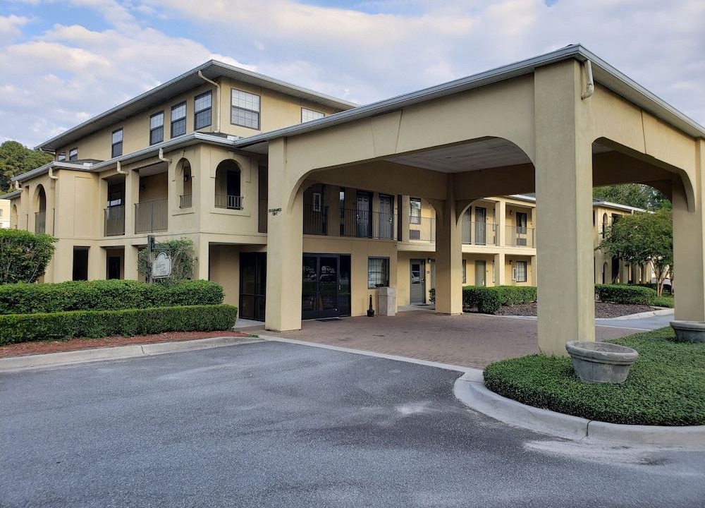 Photo of Buildings in Port Wentworth