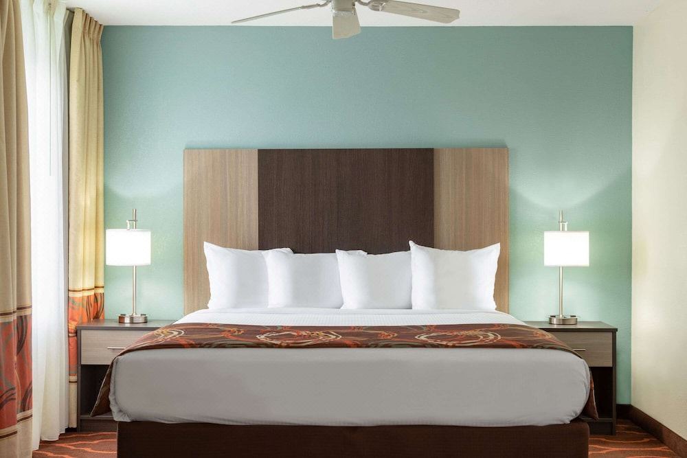 Photo of Bedroom in Grovetown