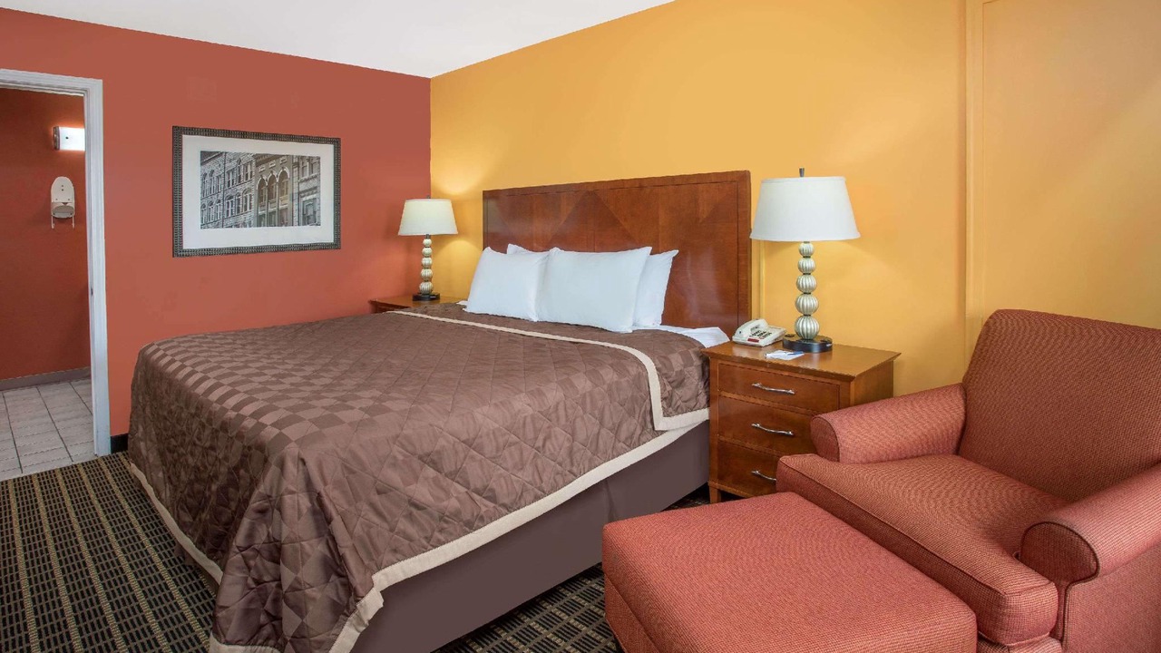Photo of Bedroom in Commerce